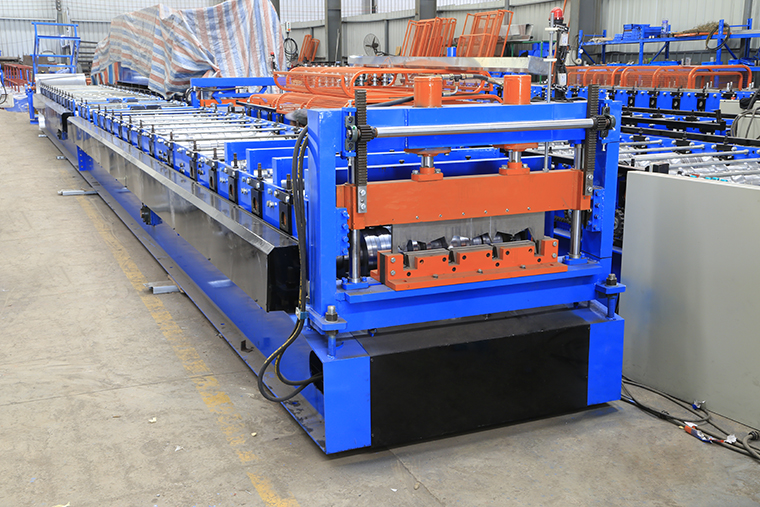 Metal Deck Roll Forming Machine