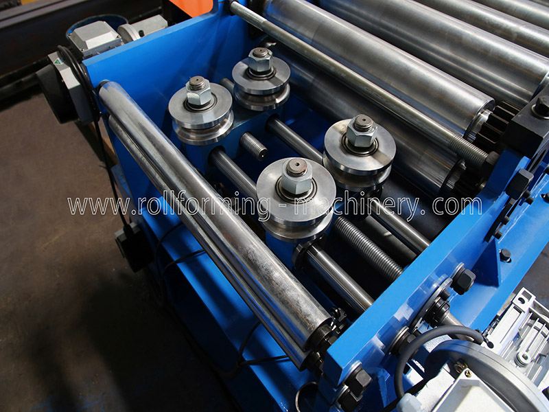 Auto Change Type Shelf Box Beam Roll Forming Machine